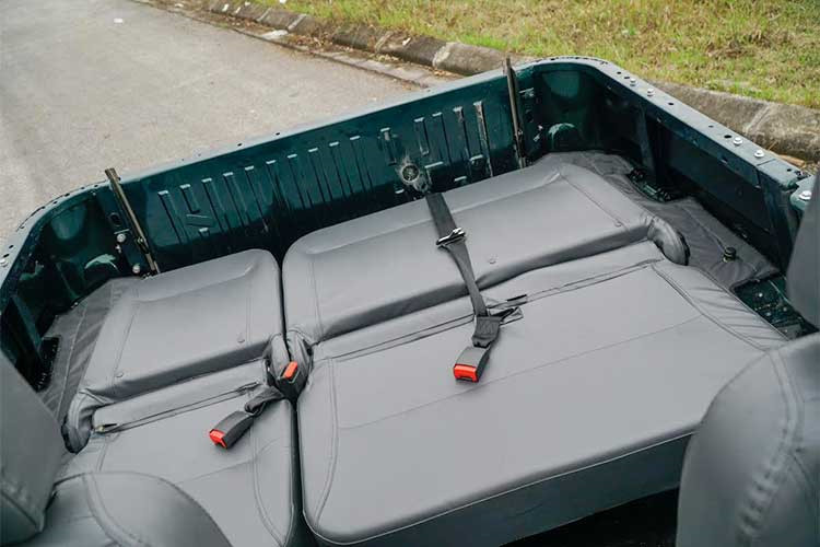 Xe Nga UAZ Hunter mui trần giá 565 triệu tại Hà Nội